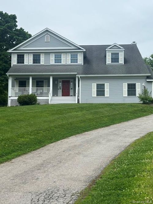 9 Mystic Glen Pl, Fishkill, NY, 12524-3418 | Card Image