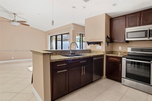 702-3074 S Oakland Forest Dr, Oakland Park, FL, 33309-5635 | Card Image