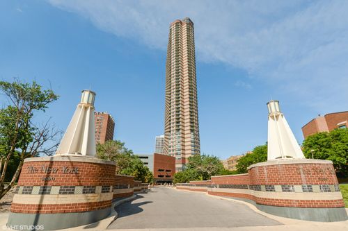 2703-3660 Lake Shore Dr, Chicago, IL, 60613-5312 | Card Image