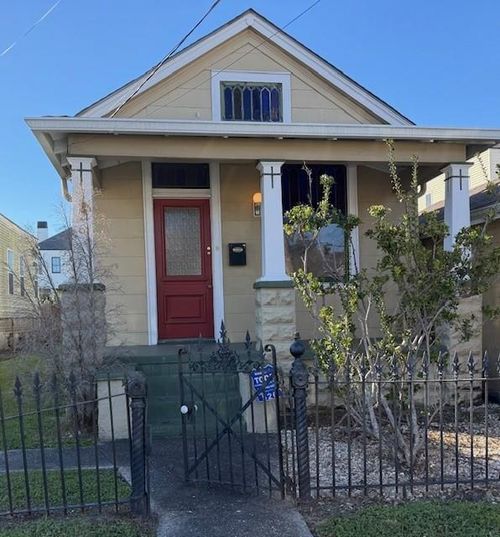 526 Bellecastle St, New Orleans, LA, 70115-1818 | Card Image