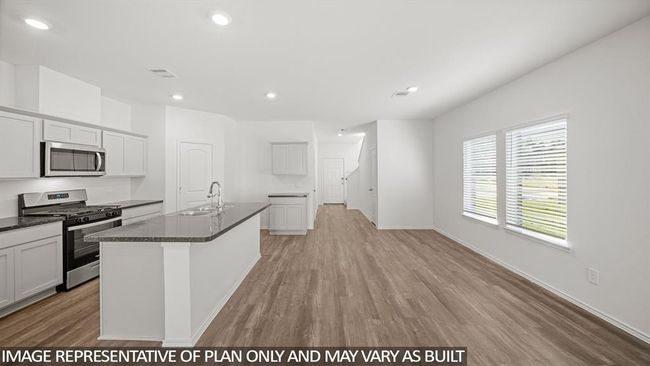 5450 Pinetree Crescent Ln, House other with 5 bedrooms, 3 bathrooms and 2 parking in Spring TX | Image 4