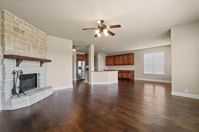 1305 Greenrock Ct, House other with 4 bedrooms, 3 bathrooms and null parking in Midlothian TX | Image 11