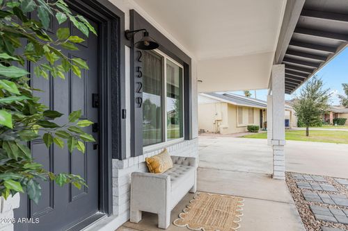 2529 E Commonwealth Cir, Chandler, AZ, 85225-6025 | Card Image