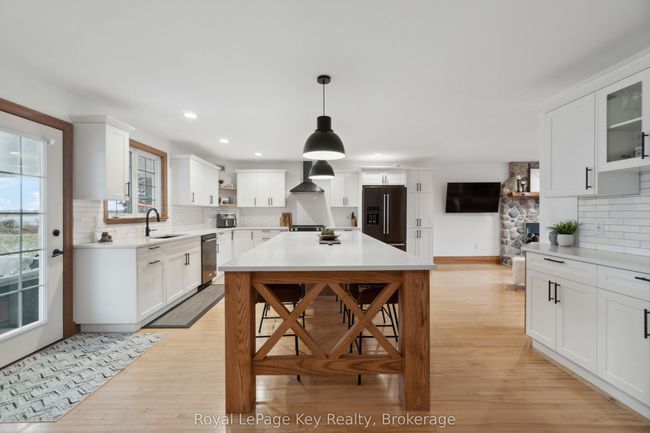 1949 Michigan Line, House other with 3 bedrooms, 3 bathrooms and 6 parking in Sarnia ON | Image 10
