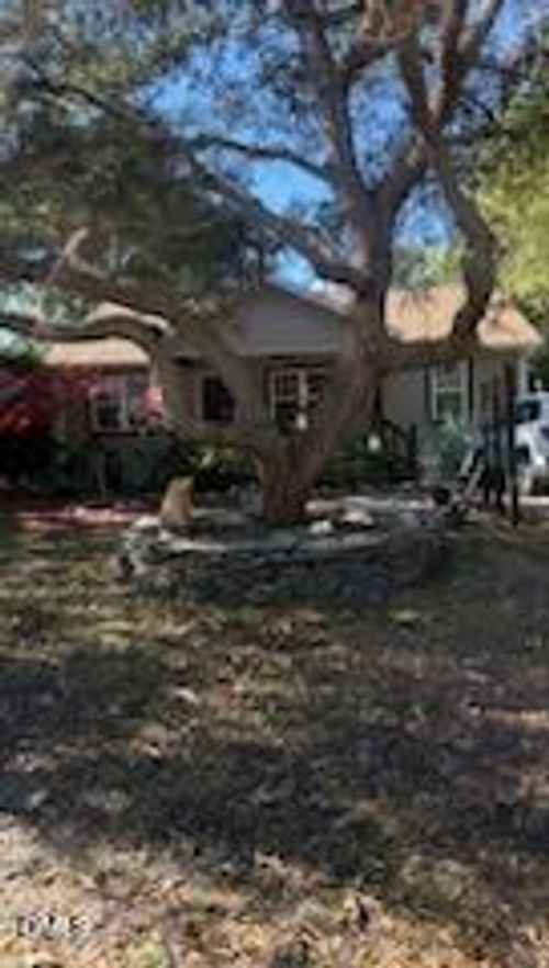 135 Nw 5th St, Oak Island, NC, 28465-6818 | Card Image