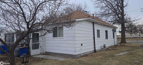 65 13th Ave W, Albia, IA, 52531-2668 | Card Image