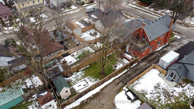 666 Lorne Ave, Home with 5 bedrooms, 3 bathrooms and 1 parking in London ON | Image 39