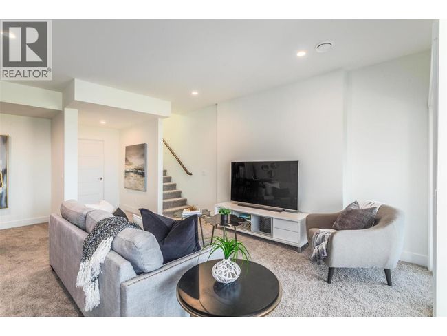 1436 Tower Ranch Dr, House other with 2 bedrooms, 3 bathrooms and 4 parking in Kelowna BC | Image 36