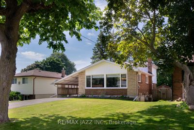 1055 Ronlea Ave, House other with 3 bedrooms, 3 bathrooms and 4 parking in Oshawa ON | Image 3