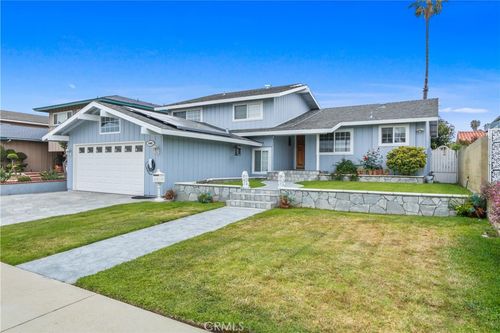 1002 Fernrest, Harbor City, CA, 90710 | Card Image