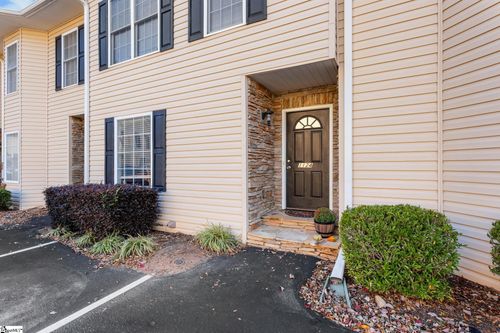 1124 E Lee Rd, Taylors, SC, 29687-3318 | Card Image