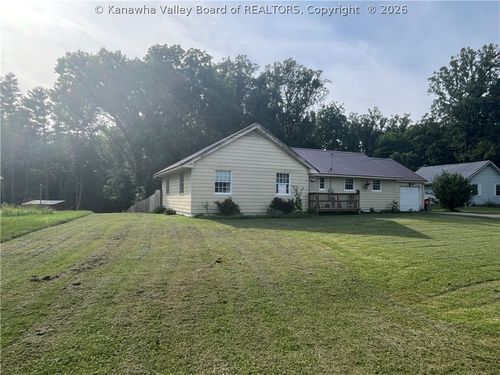 499 Staffhouse Rd, Point Pleasant, WV, 25550-3408 | Card Image