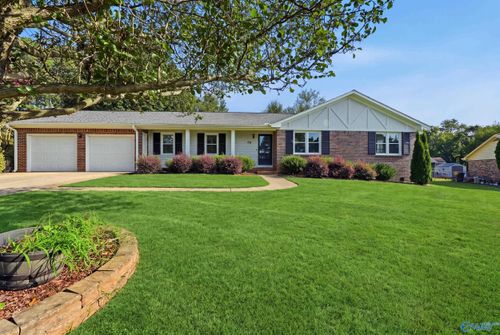 910 Lark Cir, Madison, AL, 35758-1252 | Card Image