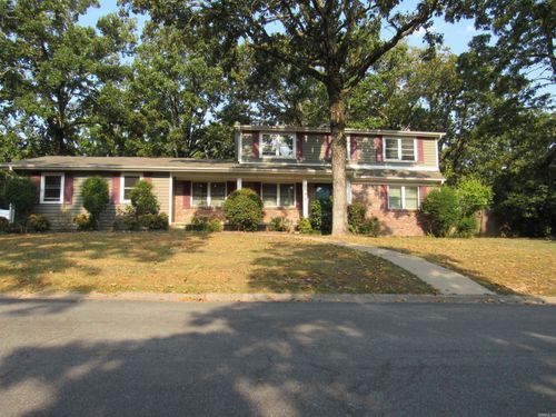 6201 Blackhawk Dr, North Little Rock, AR, 72116-5747 | Card Image