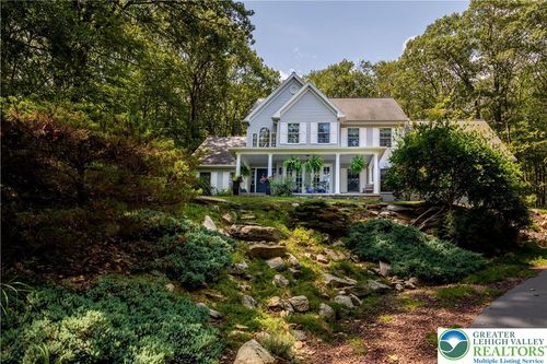 855 Constitution Ave, Pen Argyl, PA, 18072-9701 | Card Image