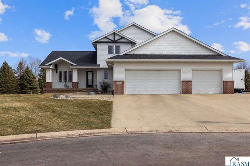 120 Callaway Ct, Mankato, MN, 56001-6324 | Card Image