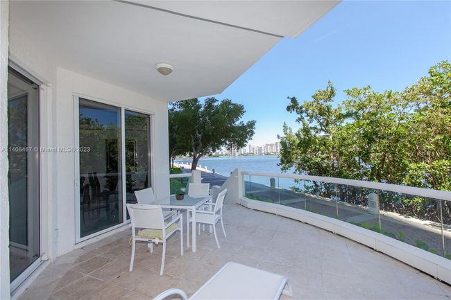 APT-104 - 6000 Island Blvd, Condo with 2 bedrooms, 2 bathrooms and null parking in Aventura FL | Image 8