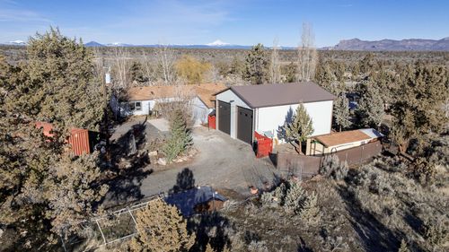 16065 Sw Twin Lakes Rd, Powell Butte, OR, 97753-1908 | Card Image