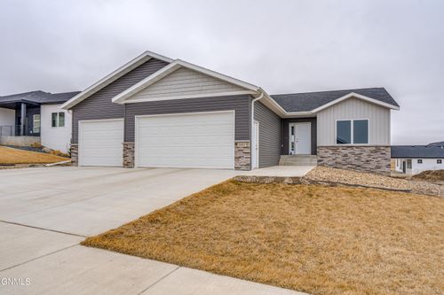 3803 Platinum St, Bismarck, ND, 58503-6989 | Card Image