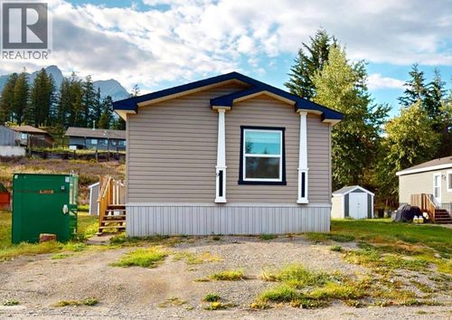 9 Wilderness Hts, Elkford, BC, V0B1H0 | Card Image
