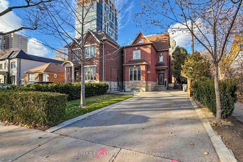 90 Fairleigh Cres, Toronto, ON, M6C3R9 | Card Image