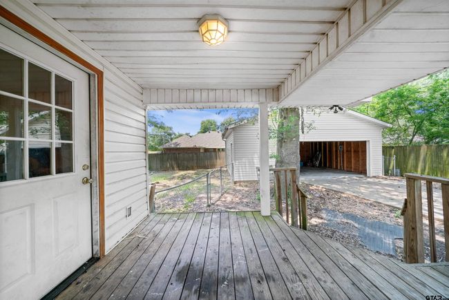 709 E Magnolia St, House other with 3 bedrooms, 2 bathrooms and null parking in Troup TX | Image 25