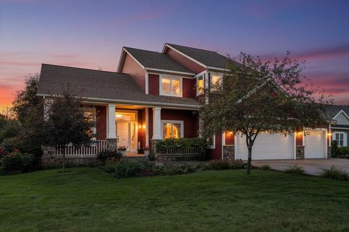 2094 Rushmore Dr, RIVER FALLS, WI, 54022-5784 | Card Image