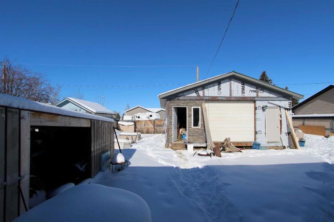 5112 51 Avenue, Home with 2 bedrooms, 1 bathrooms and 2 parking in Caroline AB | Image 26