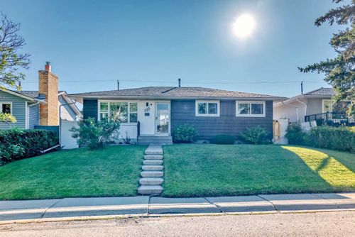 727 Macleay Road Ne, Calgary, AB, T2E5Z9 | Card Image