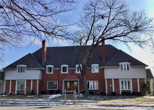 8395 Nw Waukomis Dr, Kansas City, MO, 64151-1051 | Card Image