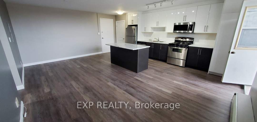 Residential Lease in Sudbury Remote Area 4