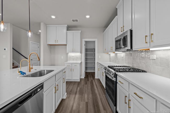 1520 Upwell Crk, House other with 3 bedrooms, 3 bathrooms and null parking in New Braunfels TX | Image 7