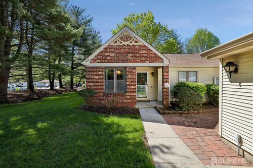 188 Wycoff Way W, East Brunswick, NJ, 08816-5643 | Card Image