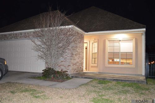 108 S Secret Gate Ln, Denham Springs, LA, 70726-2429 | Card Image