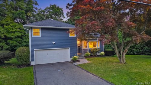 9 Elmwood Rd, White Plains, NY, 10605-4940 | Card Image