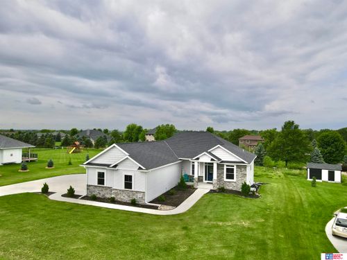 117 Goldenrod Ln, Seward, NE, 68434-8126 | Card Image