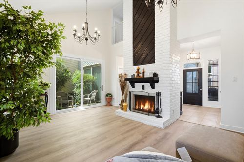 9407 Denbury Way, Houston, TX, 77025-4008 | Card Image