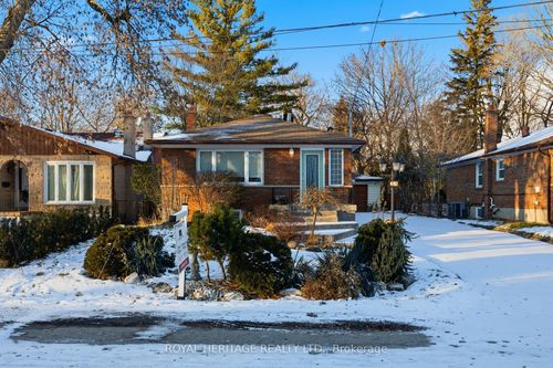 32 Beath St, Scarborough, ON, M1E3J3 | Card Image