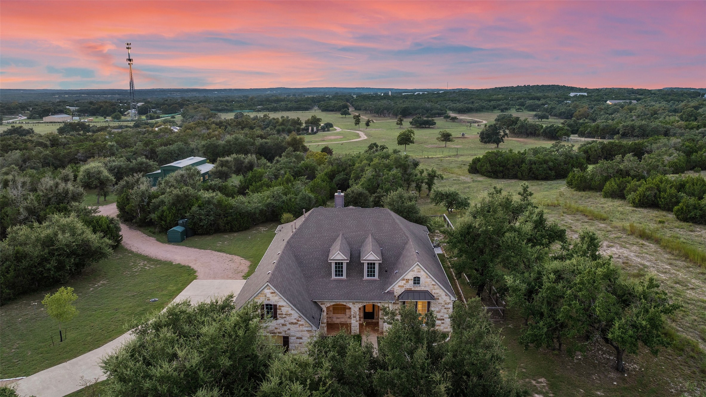 Quinn Dr, Dripping Springs, TX 78620