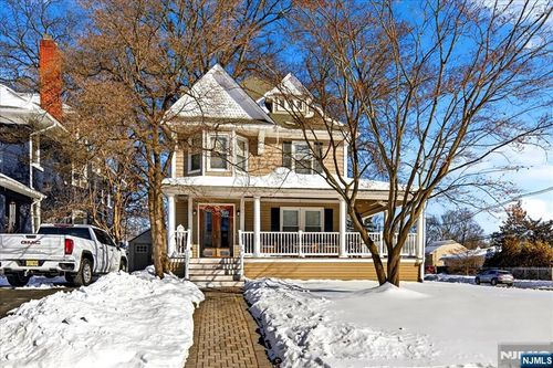 258 Clinton Pl, Hackensack, NJ, 07601-2801 | Card Image