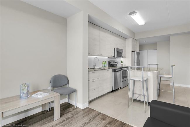 404 - 280 Lester St, House attached with 2 bedrooms, 1 bathrooms and 1 parking in Waterloo ON | Image 6