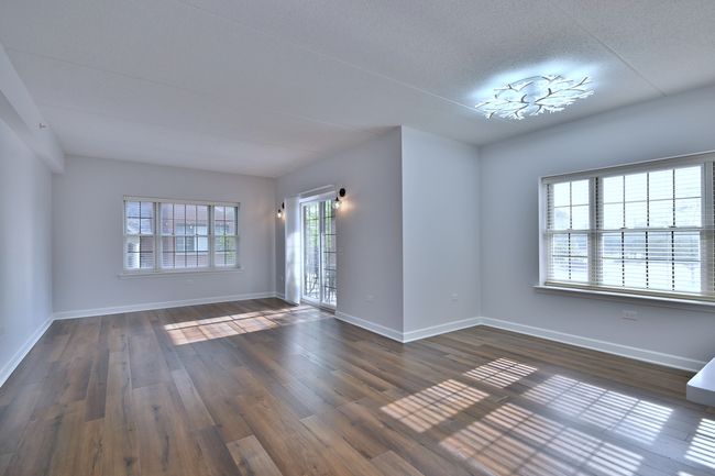 UNIT-201 - 210 N Addison Ave, Condo with 2 bedrooms, 2 bathrooms and 2 parking in Elmhurst IL | Image 18