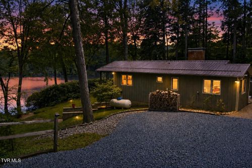 282 Ripshin Lake Rd, Roan Mountain, TN, 37687-3725 | Card Image