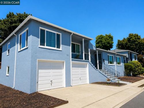 701 40th St, Richmond, CA, 94805-1811 | Card Image