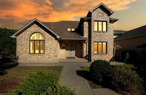 126 Montmorency Dr, Hamilton, ON, L8K6R1 | Card Image