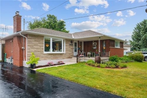 83 Lakeside Dr, Grimsby, ON, L3M2L4 | Card Image