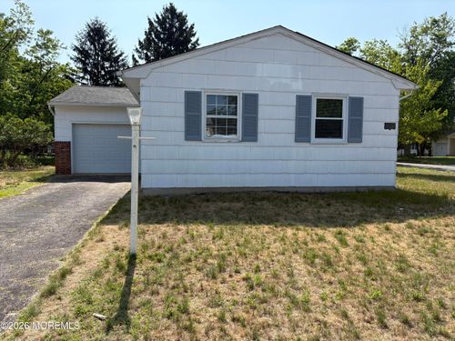2 Sutherland Ct, Toms River, NJ, 08757-4427 | Card Image