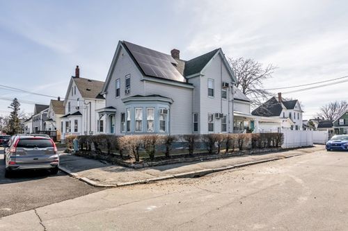 11 Cambridge St, Lawrence, MA, 01843-2215 | Card Image