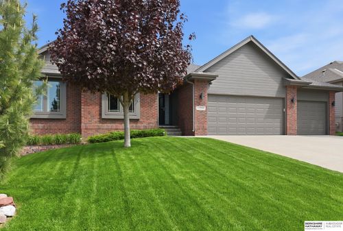 15960 Taylor St, Omaha, NE, 68116-2475 | Card Image