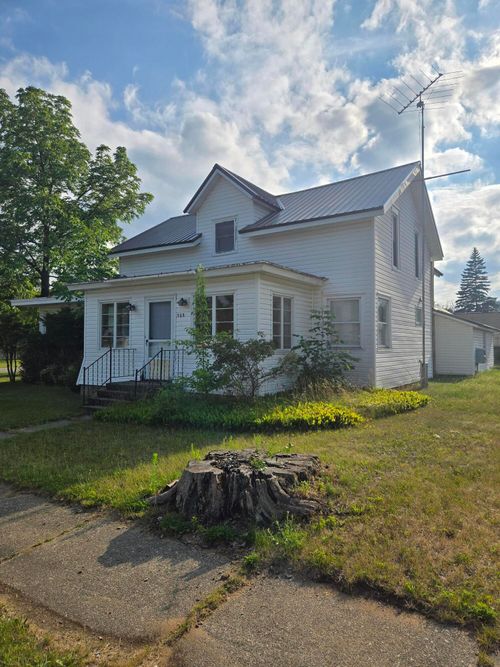 505 N Pine St, Evart, MI, 49631-9501 | Card Image